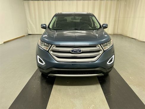 Used 2018 Ford Edge Titanium image 3