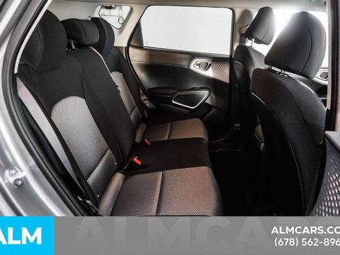 Used 2025 Kia Soul LX w/ LX Technology Package FWD image 14