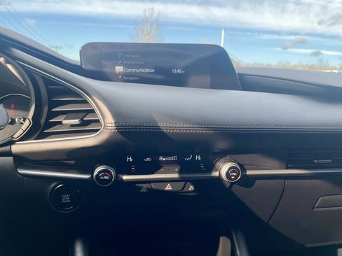 Used 2022 MAZDA MAZDA3 s image 17
