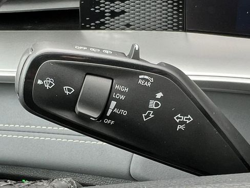 New 2026 Volkswagen Tiguan SE R-Line AWD/4WD image 20