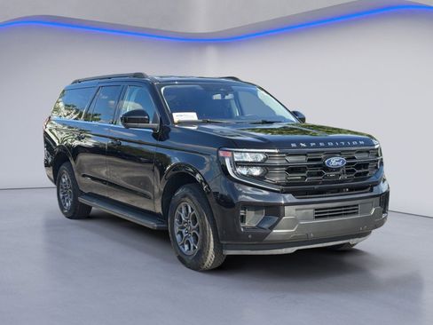 Used 2025 Ford Expedition Max Active RWD image 9