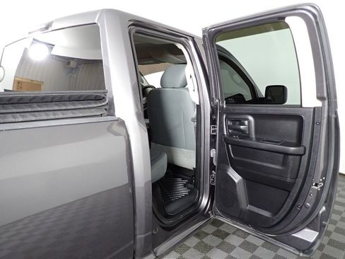 Used 2015 RAM 1500 Express image 39