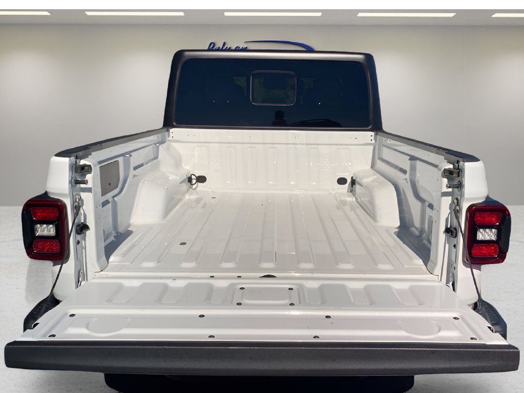 Used 2026 Jeep Gladiator Mojave AWD/4WD image 9
