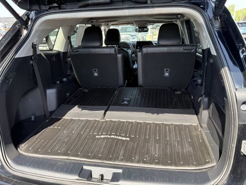Certified 2024 Toyota Highlander XLE AWD/4WD image 8