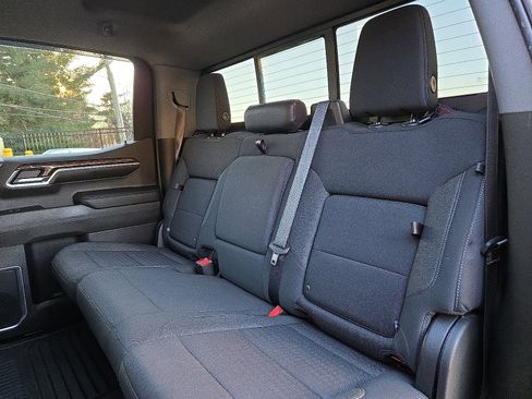 Used 2022 GMC Sierra 1500 Elevation w/ Preferred Package image 11