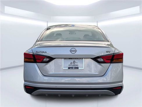 Used 2024 Nissan Altima 2.5 SV FWD image 4