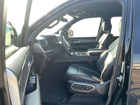 Used 2024 Jeep Wagoneer Series II image 14