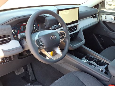 New 2026 Ford Explorer Active RWD image 8