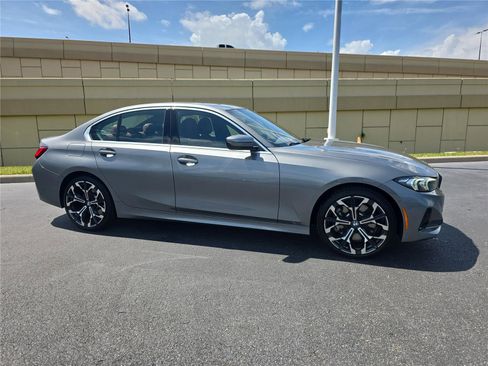 Used 2025 BMW 330i Sedan image 1