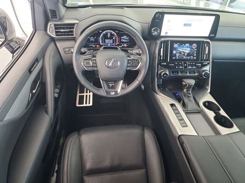 Used 2025 Lexus LX 600 F Sport w/ Accessory Package (2T) AWD/4WD image 10