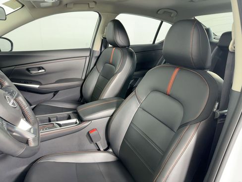 Used 2025 Nissan Sentra SR w/ SR Premium Package image 22