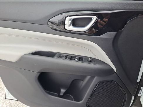 New 2026 Jeep Compass Limited image 16