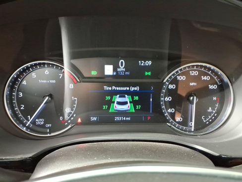 Certified 2024 Cadillac XT5 Premium Luxury FWD image 25