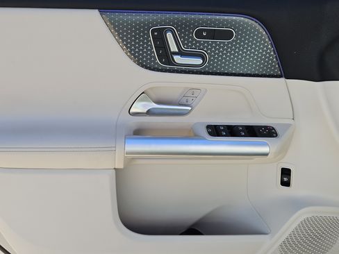 Used 2025 Mercedes-Benz GLA 250 image 24