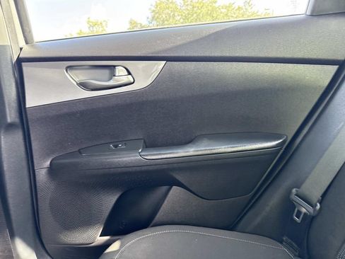 Used 2021 Kia Forte LXS FWD image 18