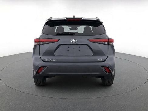 Used 2023 Toyota Highlander XLE FWD image 10