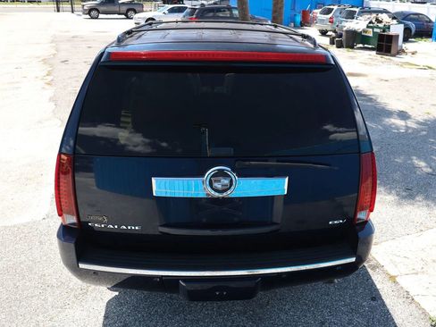 Used 2007 Cadillac Escalade ESV AWD w/ Information Package image 6