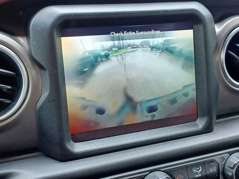 Used 2019 Jeep Wrangler Rubicon w/ Uconnect 4C Nav & Sound Group AWD/4WD image 21