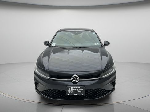 Used 2025 Volkswagen Jetta Sport FWD image 5