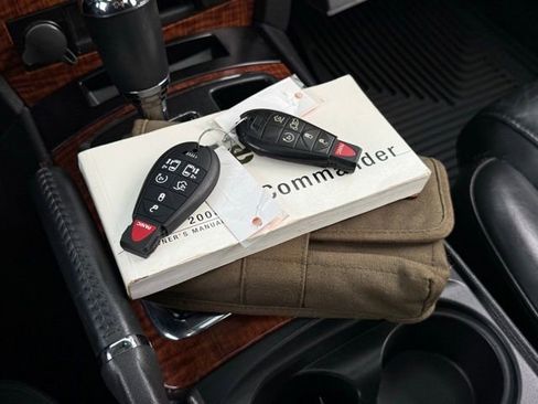 Used 2008 Jeep Commander Limited w/ Trailer Tow Group IV image 4