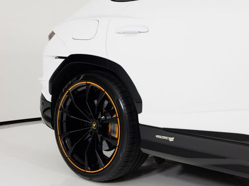 Used 2024 Lamborghini Urus S AWD/4WD image 87