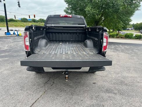 Used 2015 GMC Canyon SLT w/ Driver Alert Package AWD/4WD image 11
