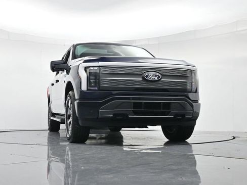 Used 2024 Ford F150 Lightning Lariat image 31