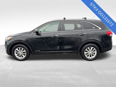 Used 2016 Kia Sorento LX image 4