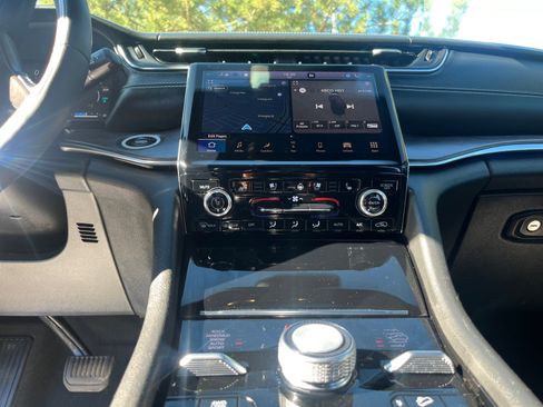 Used 2022 Jeep Grand Cherokee Overland image 20