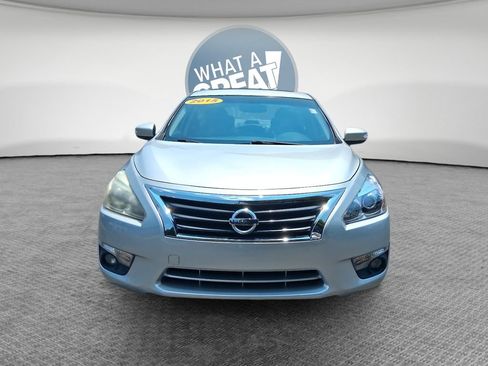 Used 2015 Nissan Altima 2.5 SL w/ Technology Package FWD image 9