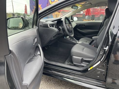 Used 2022 Toyota Corolla LE FWD image 14