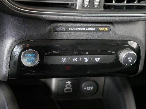Certified 2025 Ford Escape Platinum AWD/4WD image 23
