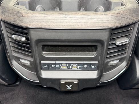 Used 2025 RAM 1500 Limited AWD/4WD image 13