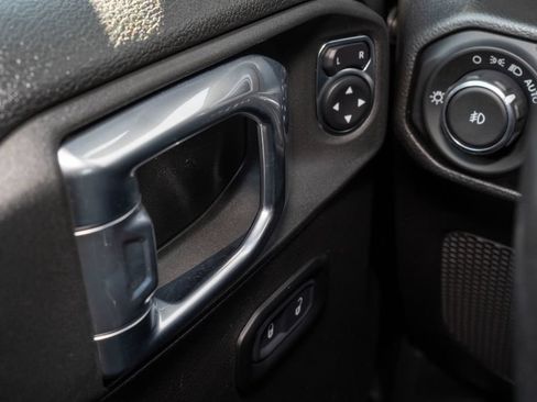 Used 2022 Jeep Wrangler Unlimited Sport AWD/4WD image 25