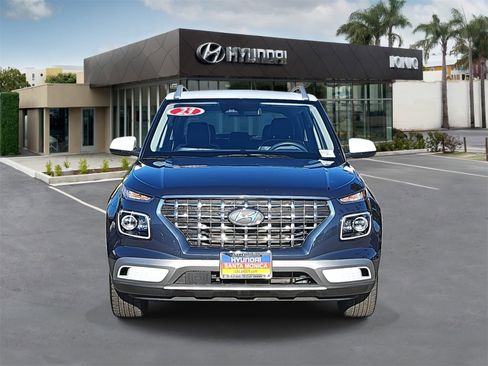 Used 2023 Hyundai Venue Limited image 8