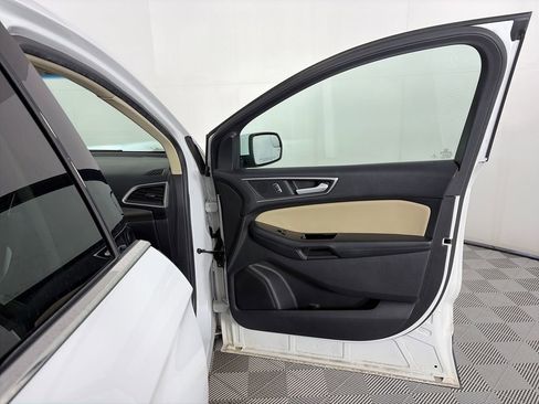 Used 2017 Ford Edge SEL w/ Equipment Group 201A AWD/4WD image 30