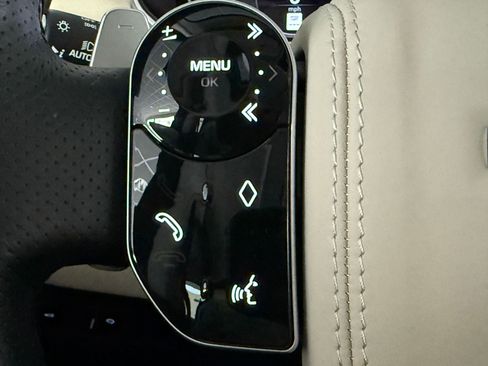 Used 2022 Land Rover Range Rover Sport HSE Silver Edition image 17