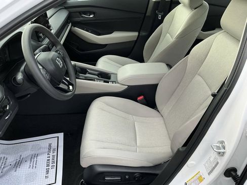 Used 2025 Honda Accord SE image 13