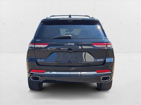 Used 2023 Jeep Grand Cherokee Overland w/ Luxury Tech Group IV image 6