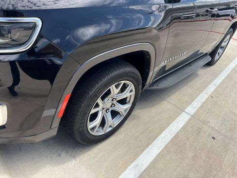 Used 2022 Jeep Wagoneer Series II AWD/4WD image 18