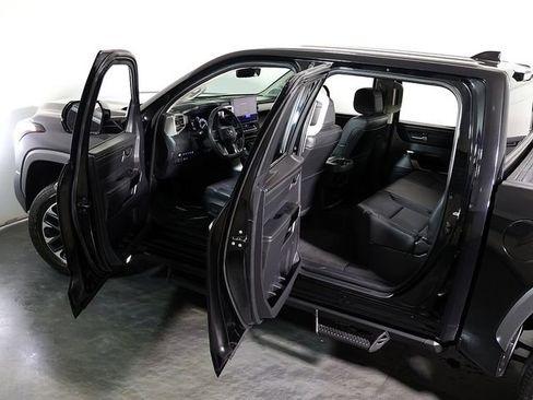 Used 2023 Toyota Tundra Limited AWD/4WD image 5