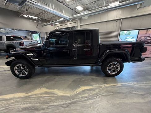 Used 2020 Jeep Gladiator Rubicon AWD/4WD image 40
