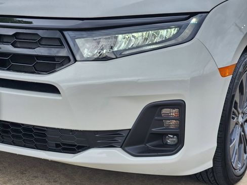 Used 2025 Honda Odyssey Touring image 9