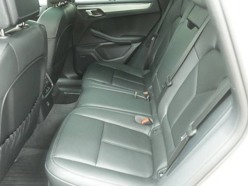 Certified 2026 Porsche Macan AWD/4WD image 27