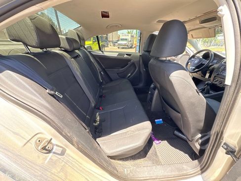 Used 2011 Volkswagen Jetta TDI FWD image 13