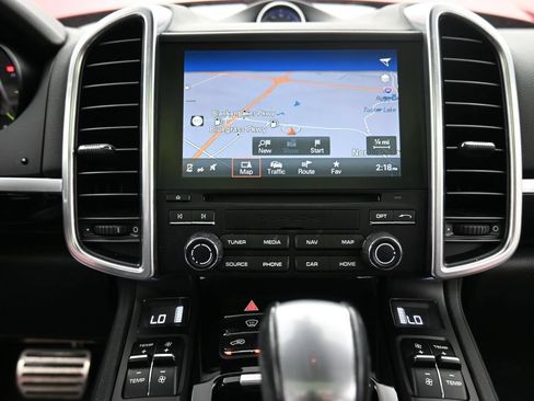 Used 2018 Porsche Cayenne S AWD/4WD image 13