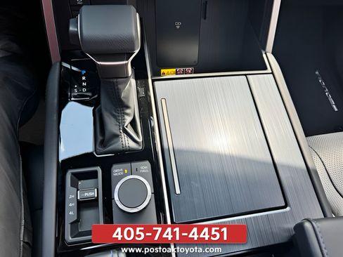 New 2026 Toyota Sequoia Platinum AWD/4WD image 18