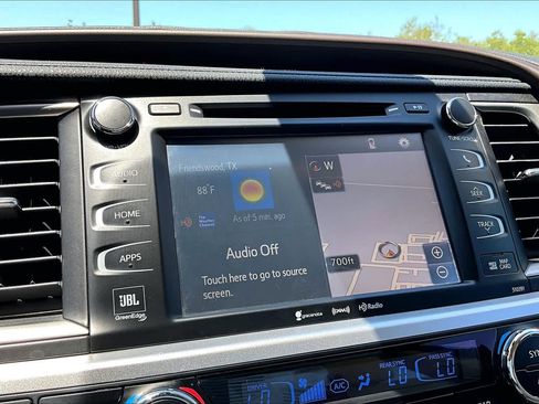 Used 2018 Toyota Highlander Limited FWD image 34