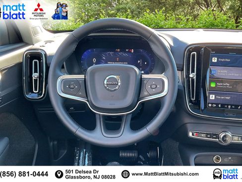 Used 2025 Volvo XC40 B5 Core image 6