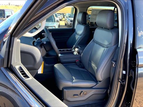 New 2025 Ford Expedition Max Active image 9